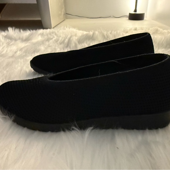 Eileen Fisher Women's Black Knit Flats - Picture 3 of 6